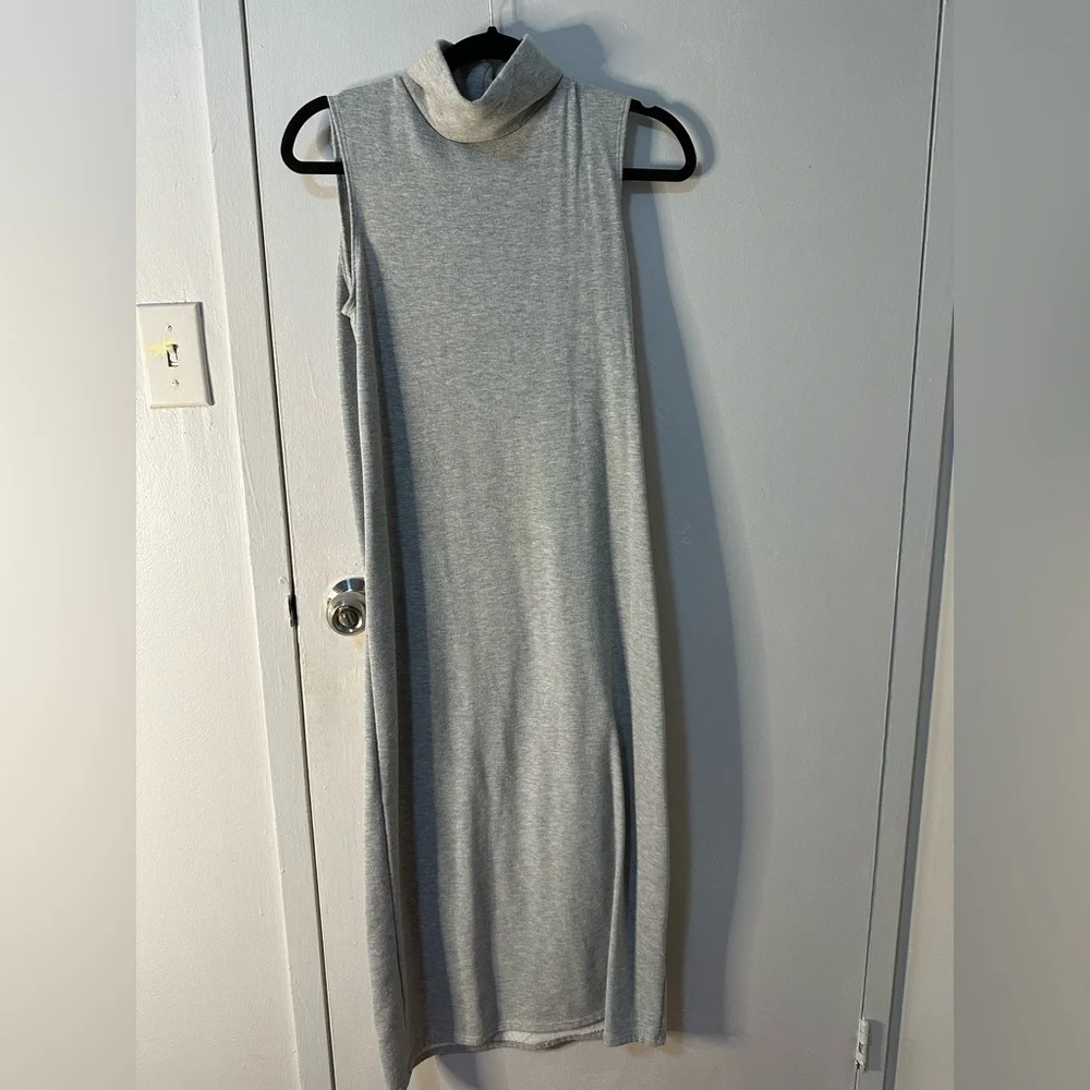Grey long sleeveless sweater dress with mock neck - Picture 1 of 1